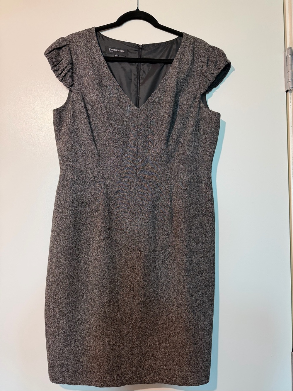 Jones New York Gray Tweed Cap-Sleeve Sheath Dress